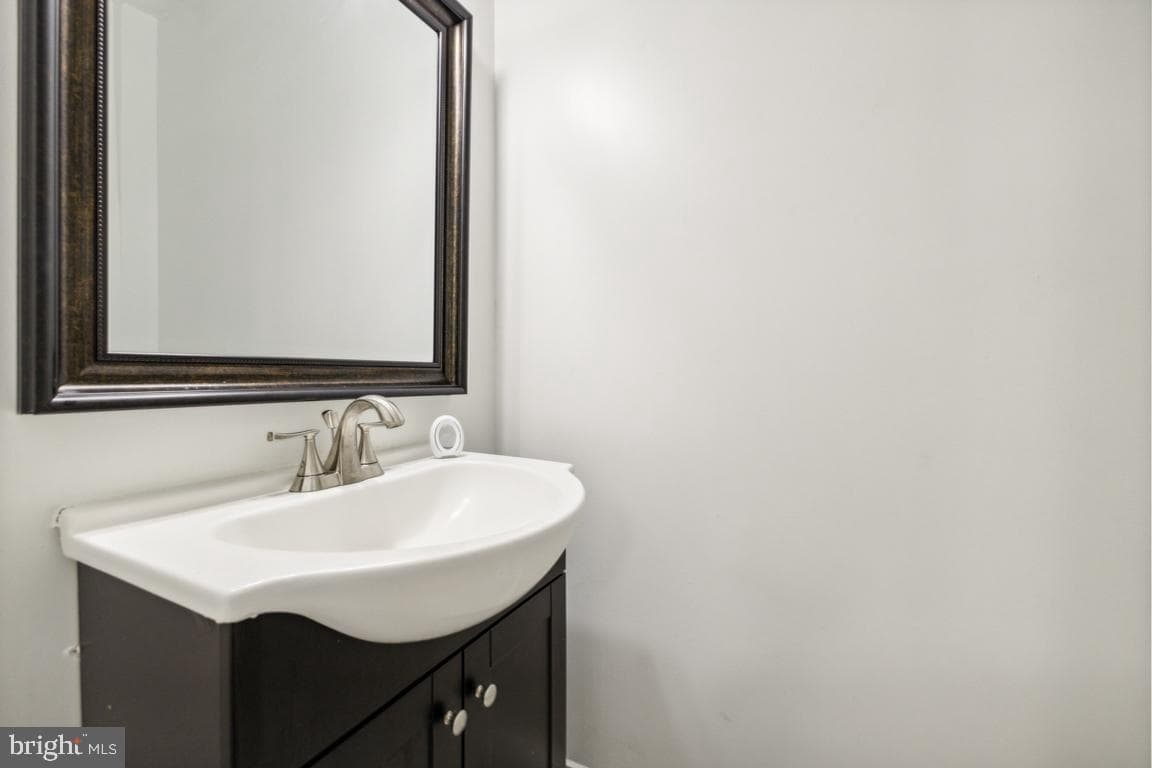 4954 Wealding Way photo 5