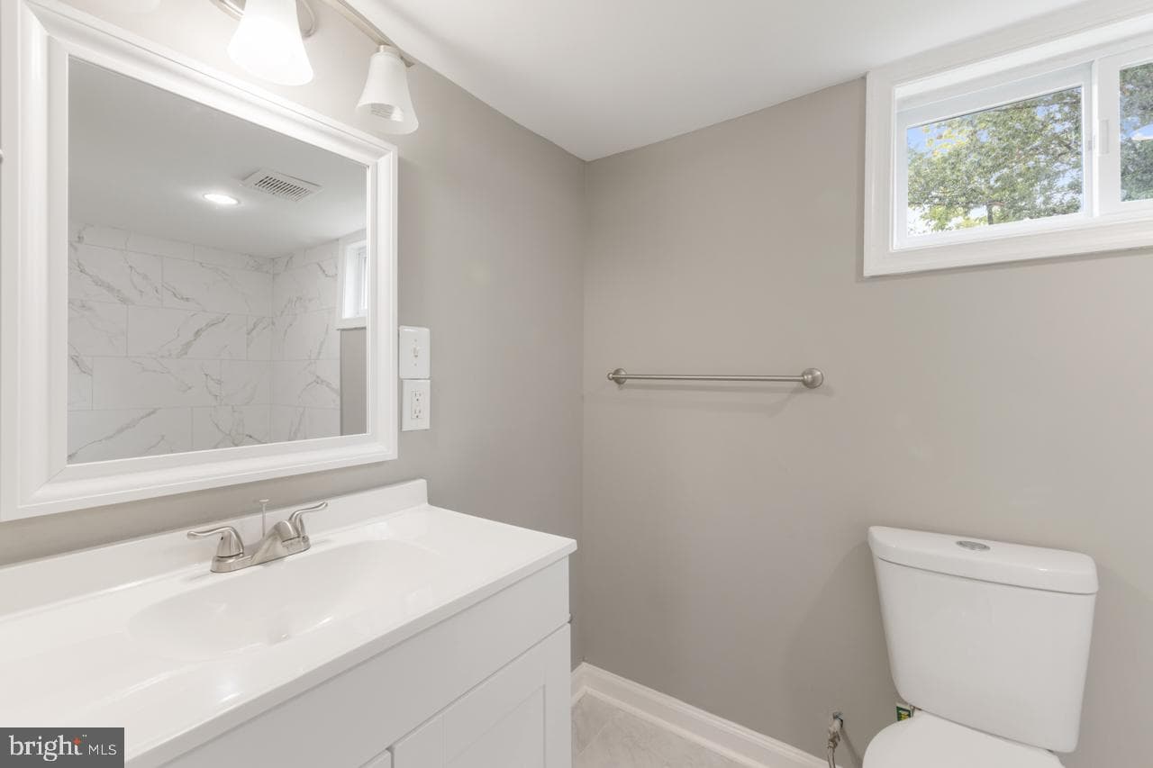 8901 48th Avenue photo 24