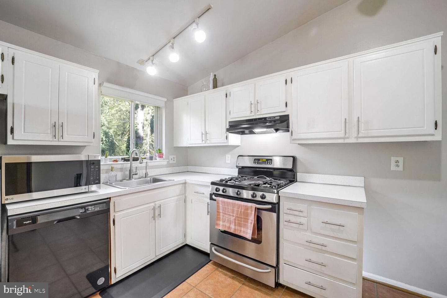 4602 Barbara Drive photo 13