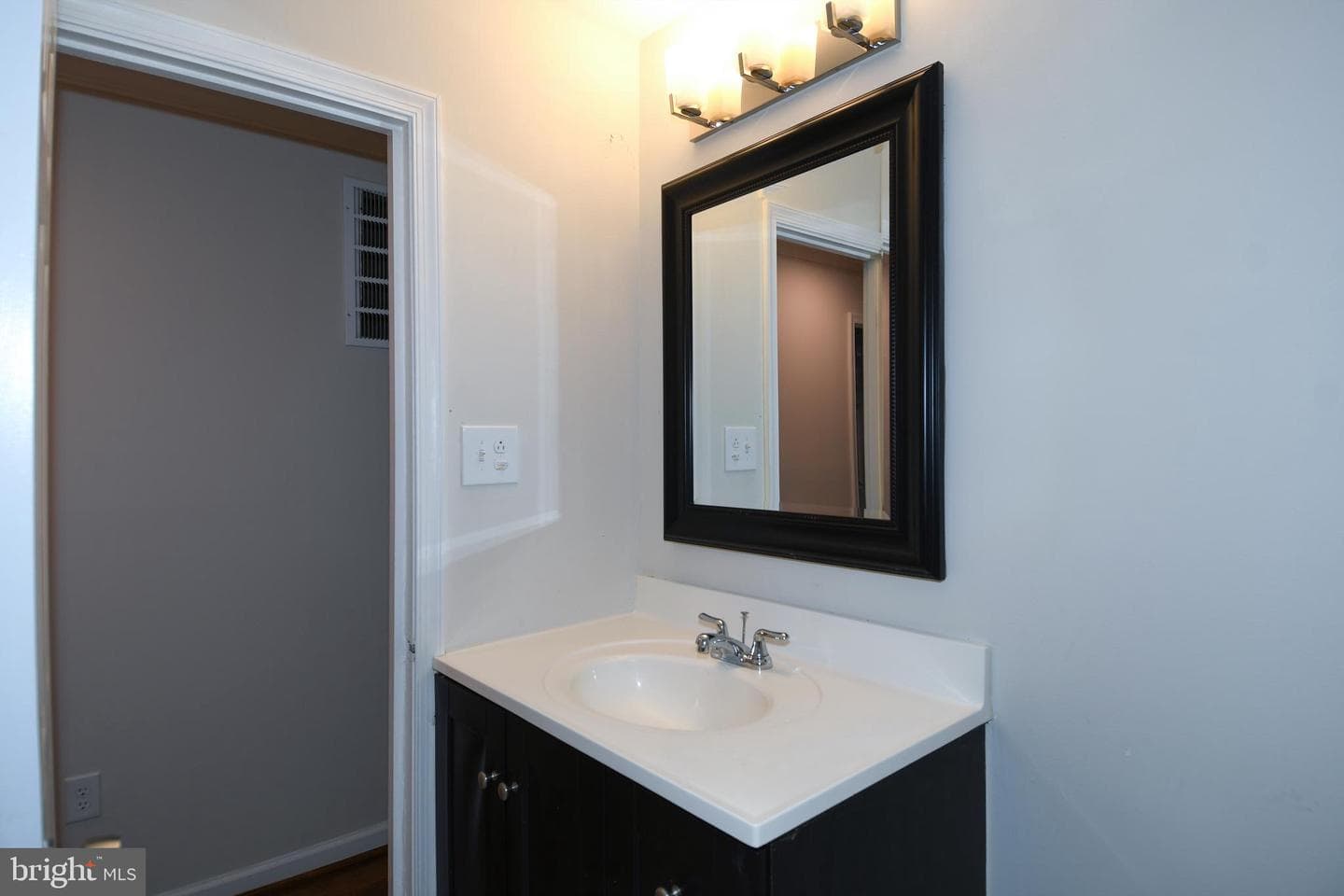 7706 Gambier Drive photo 29
