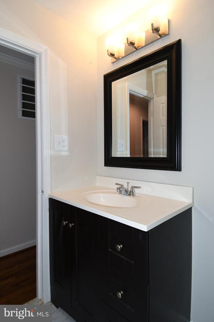 7706 Gambier Drive photo 30