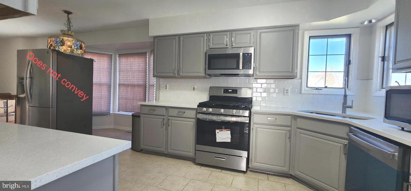 4410 Sutherland Circle photo 3
