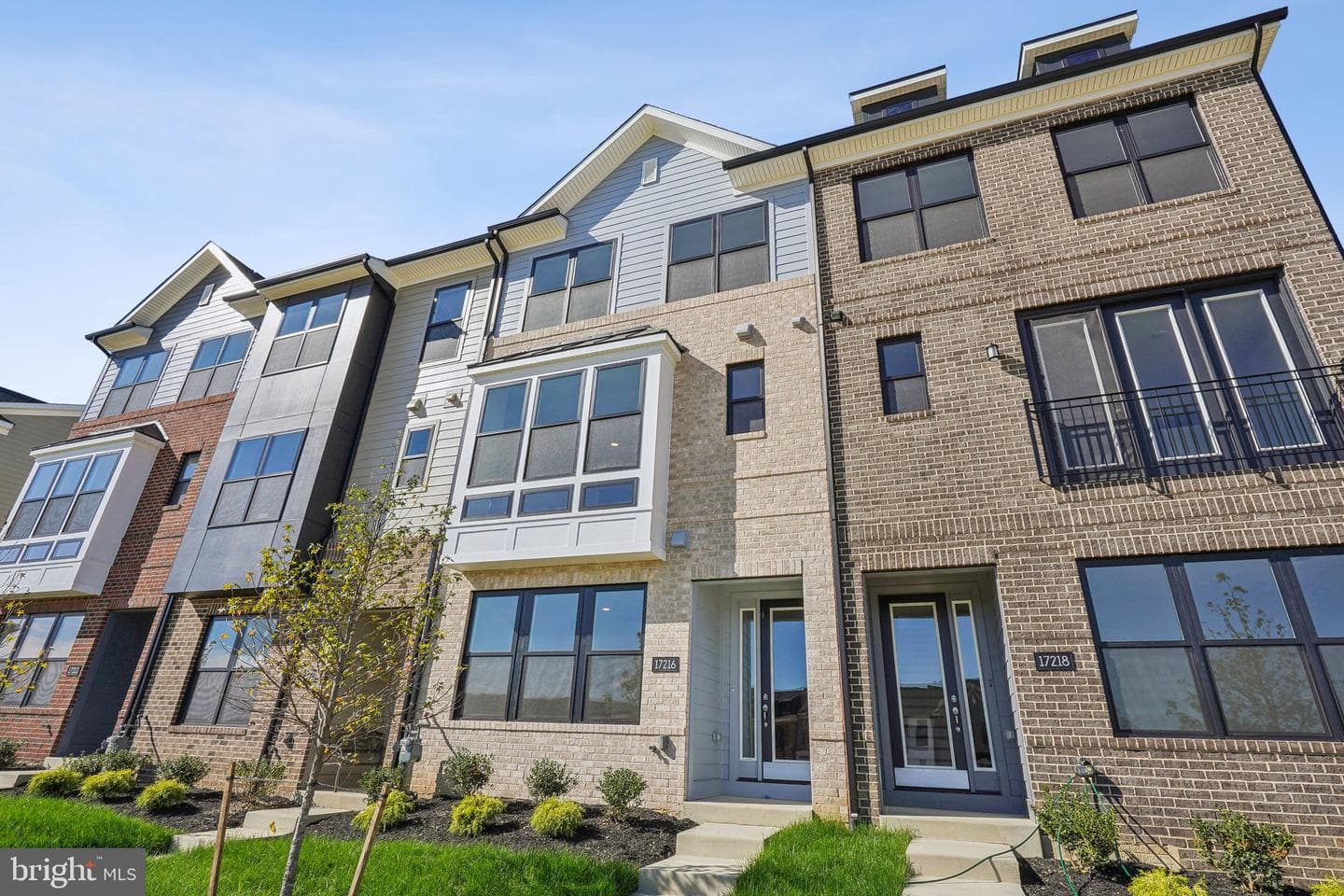 17216 Hardisty Way photo 2