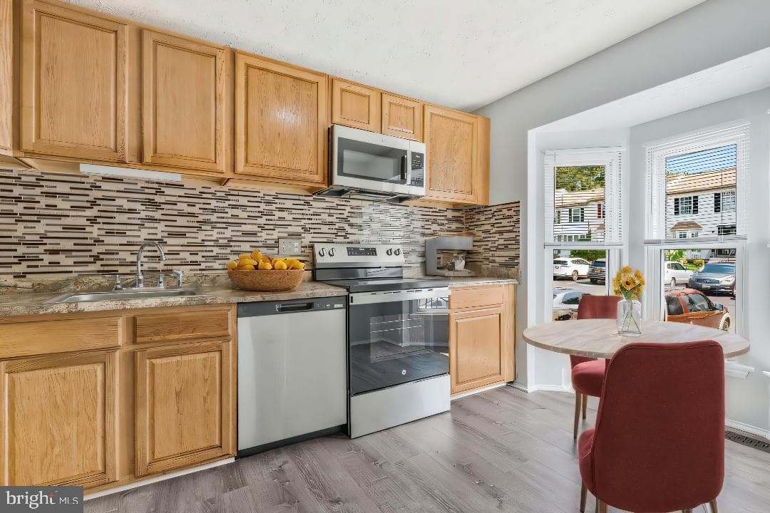 3737 Silver Park Court photo 4