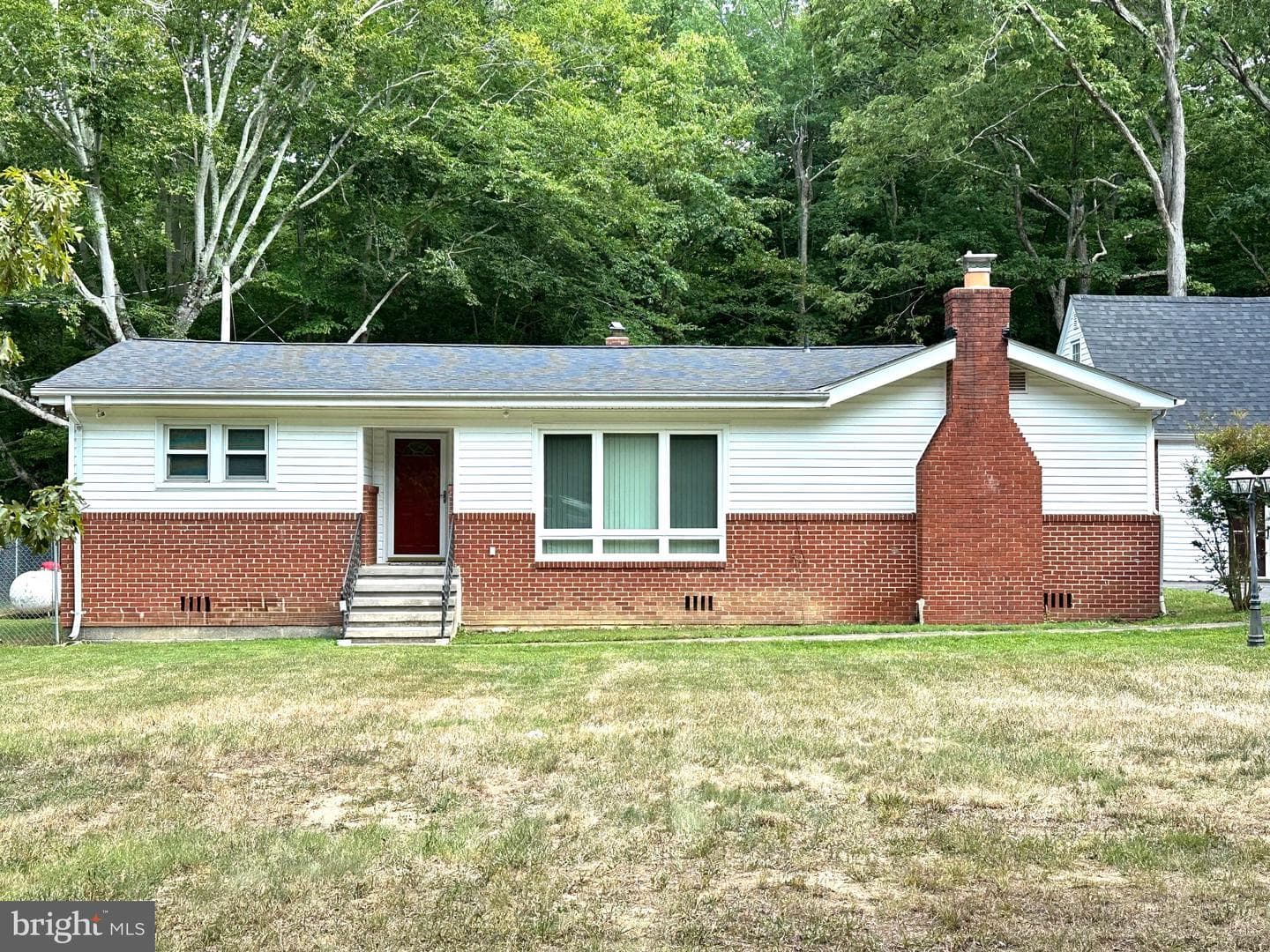 328 Manning Road E photo 1