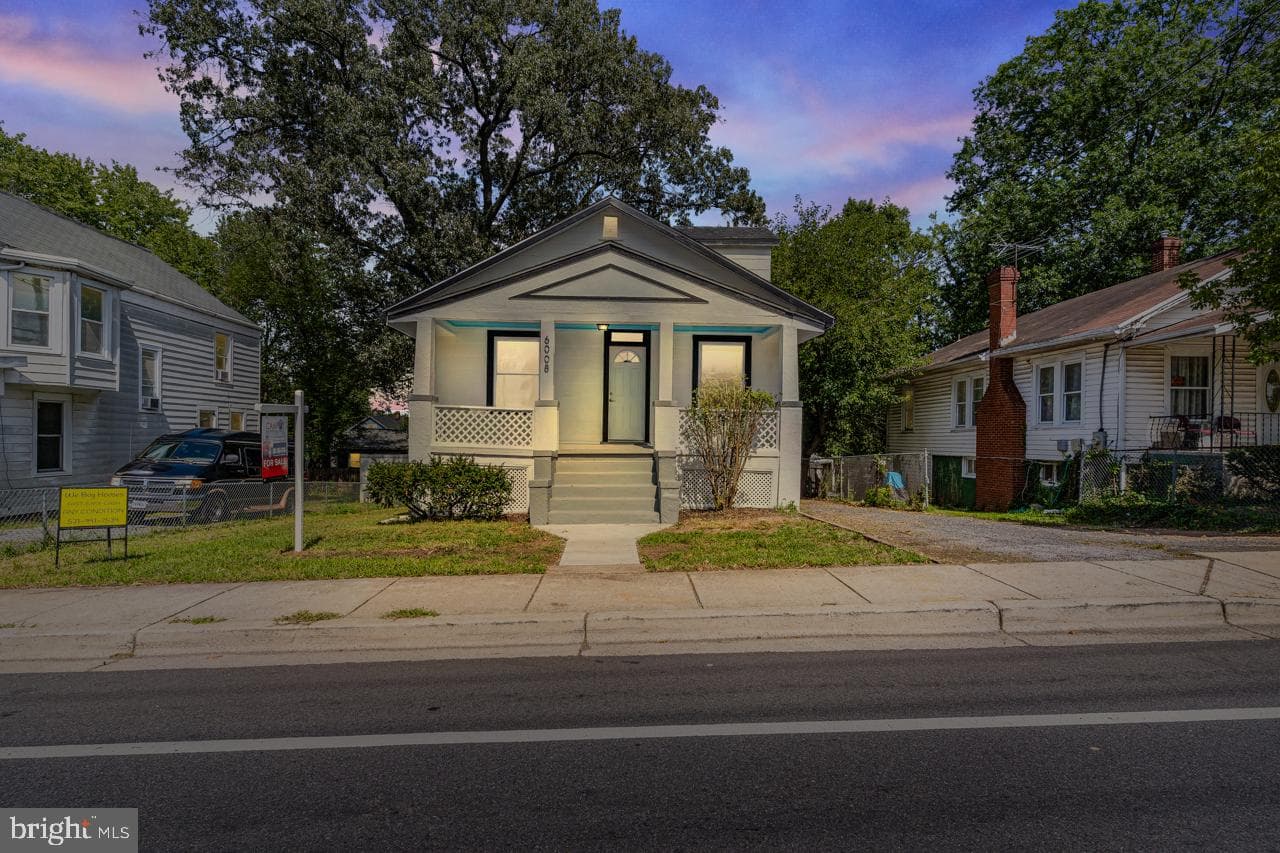 6008 Addison Road photo 2