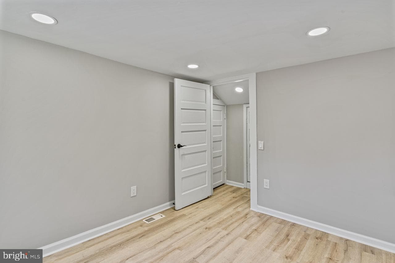 6008 Addison Road photo 4