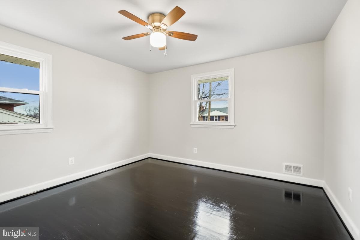 2106 Oakwood Street photo 13