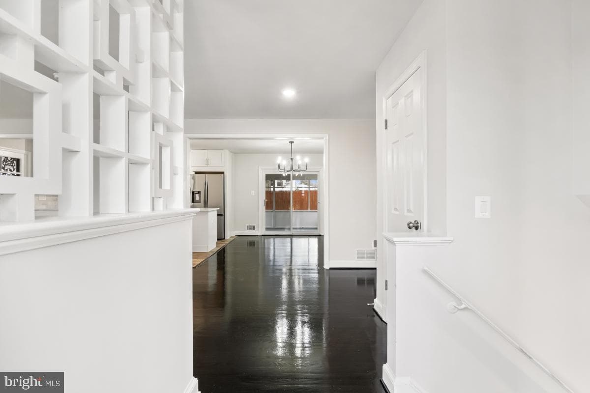 2106 Oakwood Street photo 3