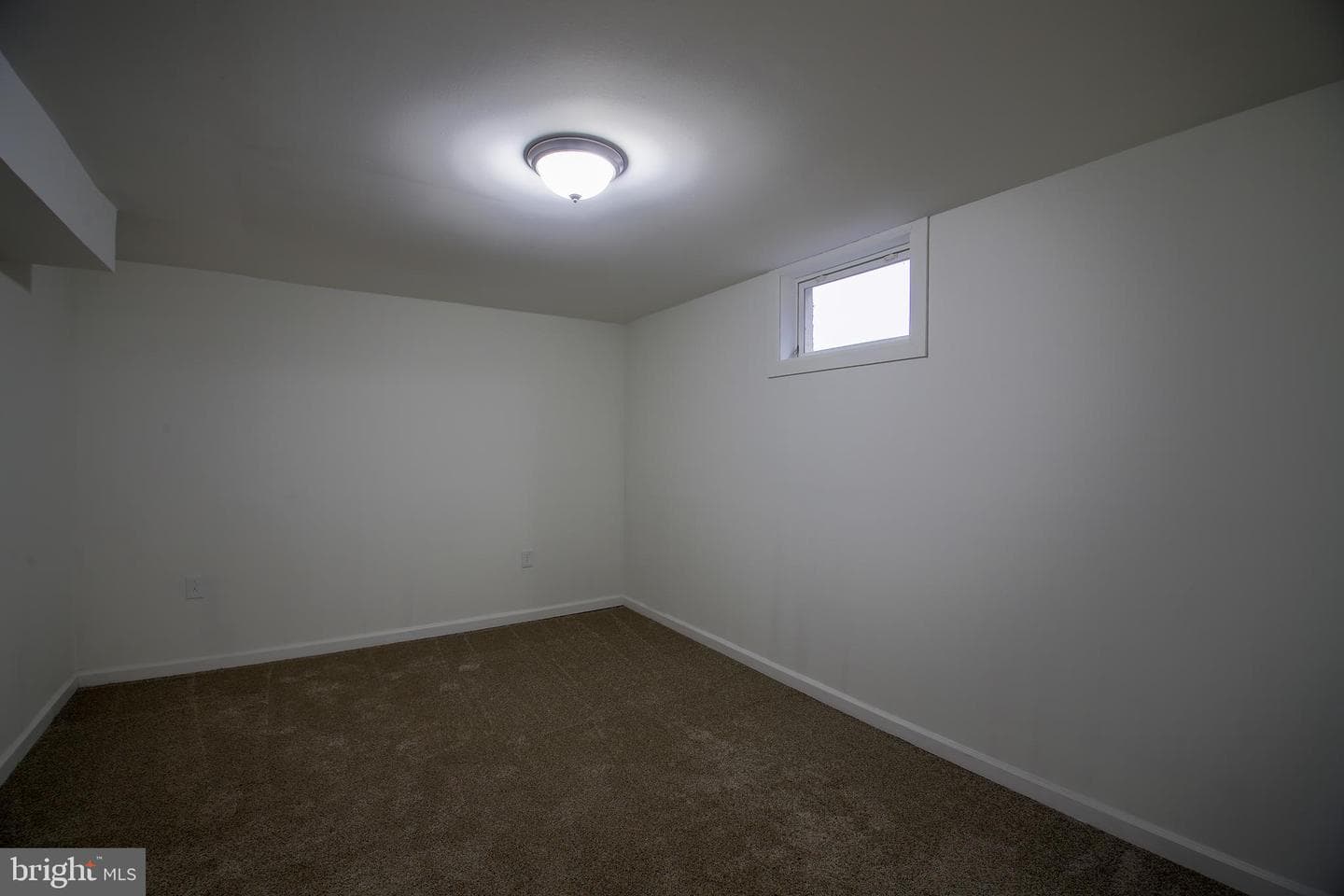 908 Peconic Place photo 7