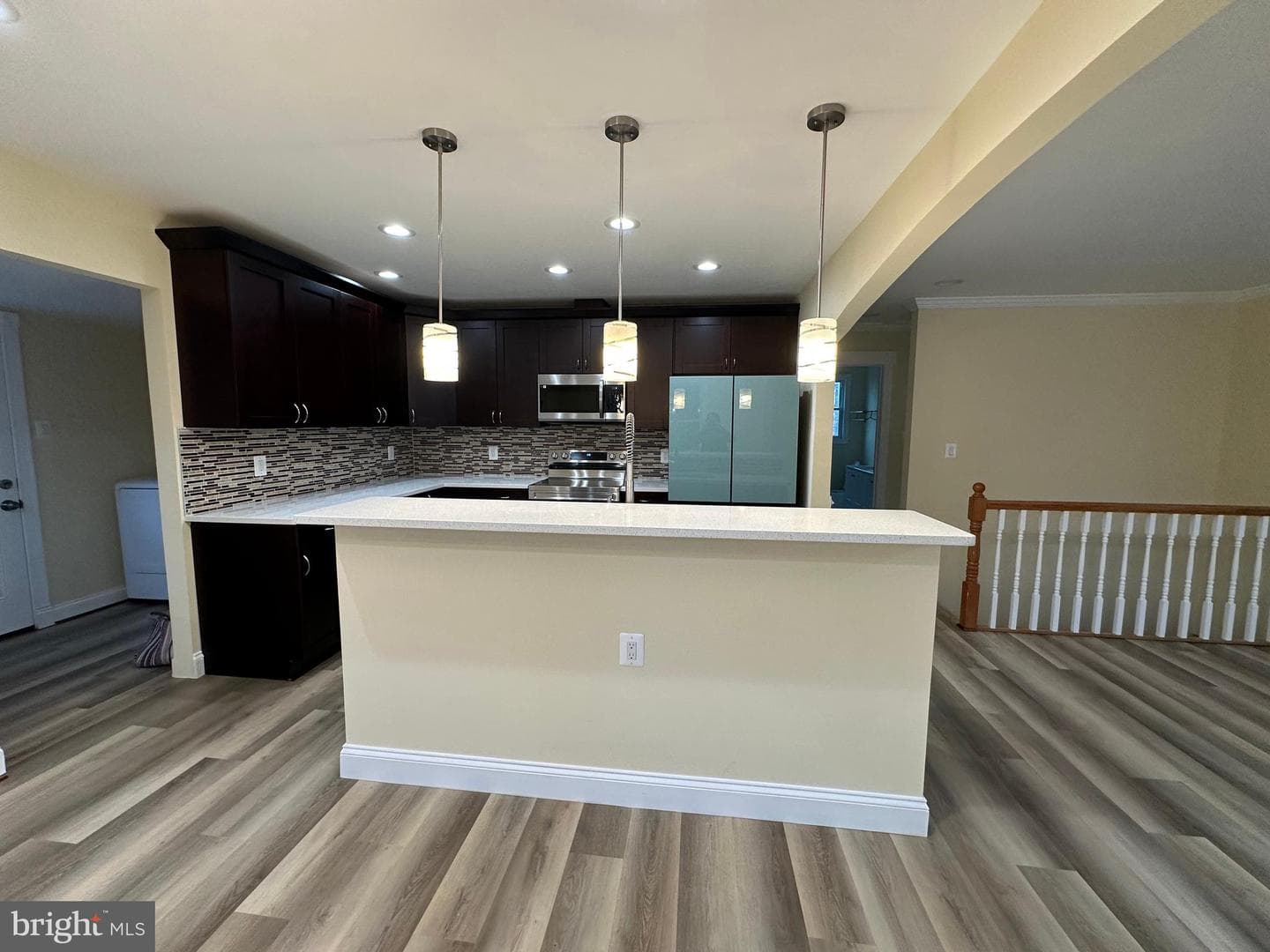 8305 Cowan Avenue photo 4