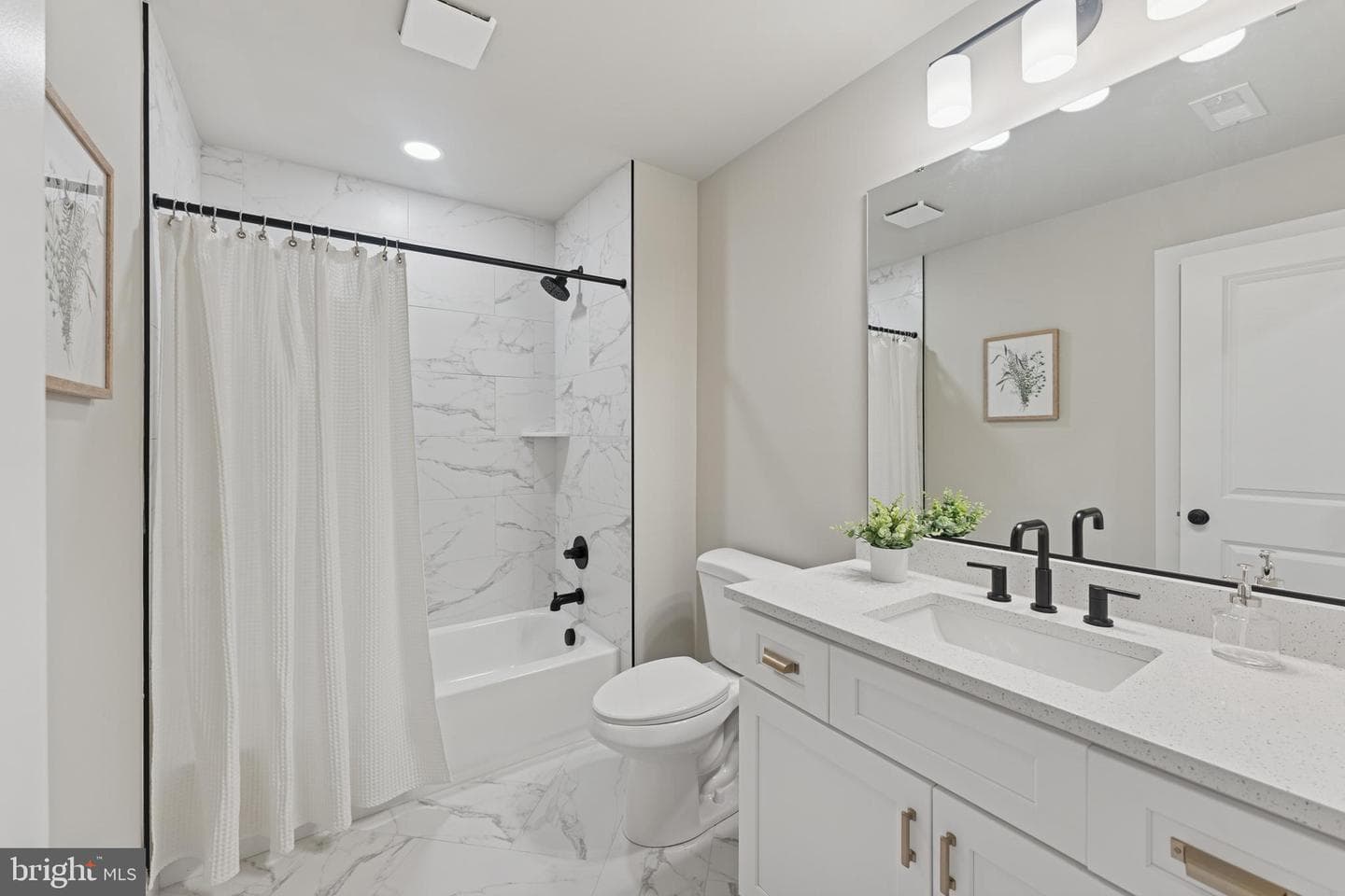 16009 Pennsbury Drive photo 28