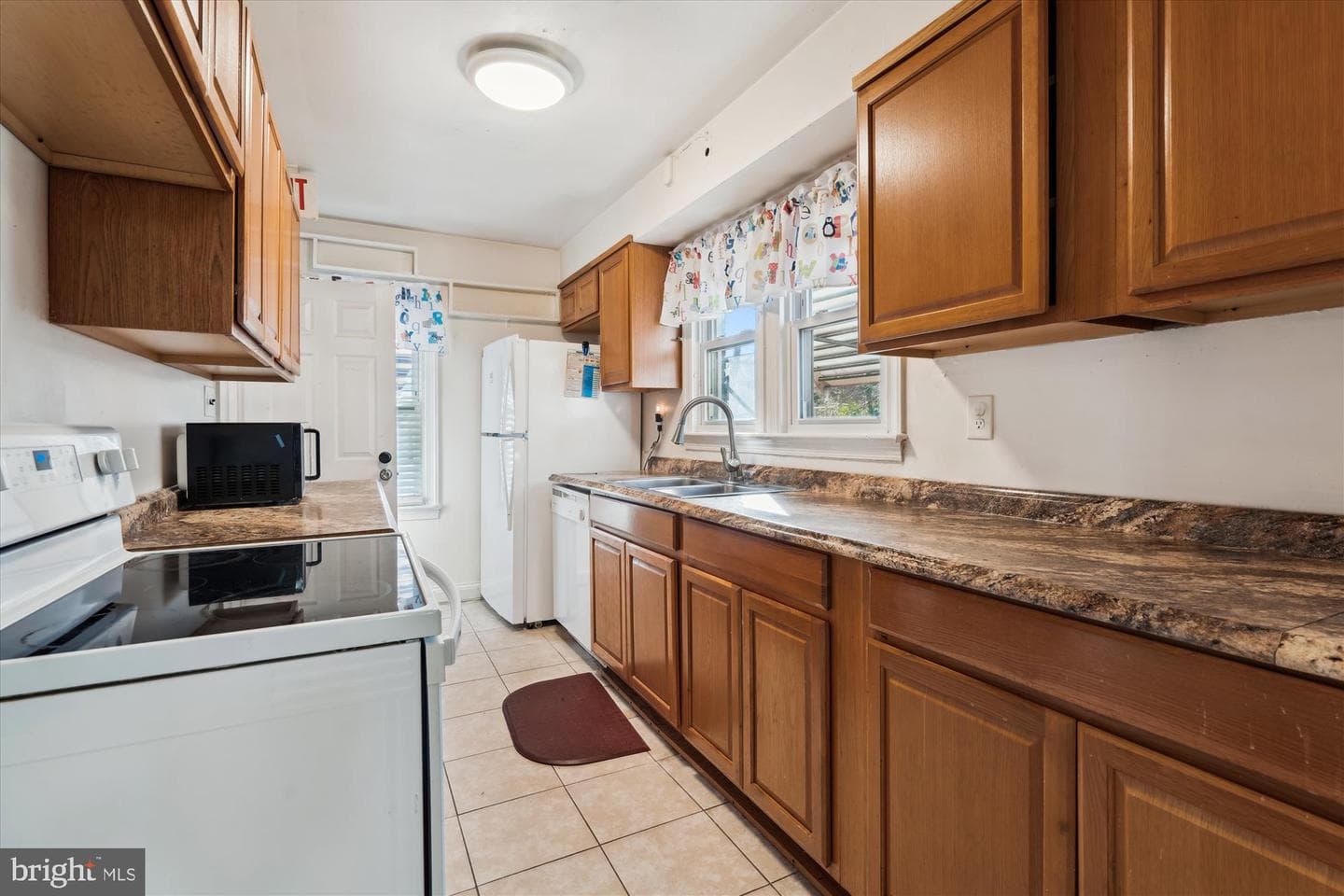 2701 Porter Avenue photo 8