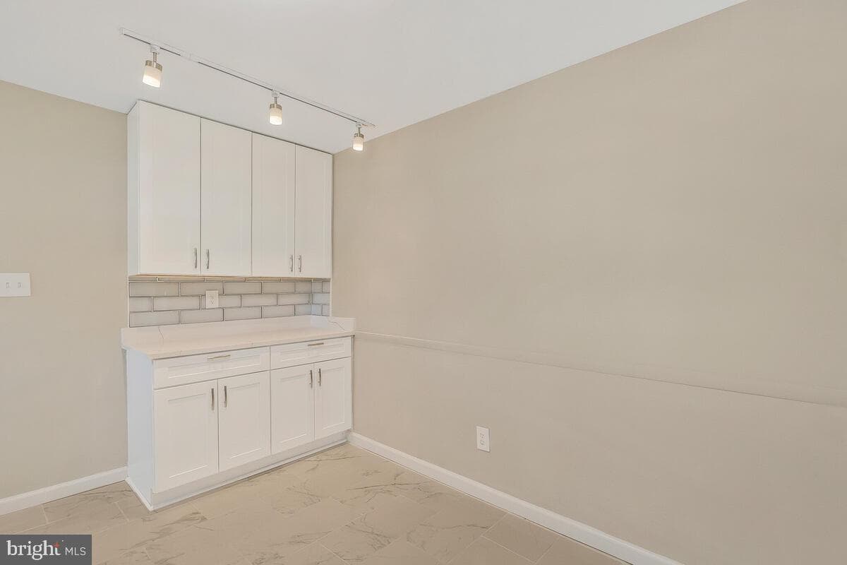 6200 Auth Road photo 12