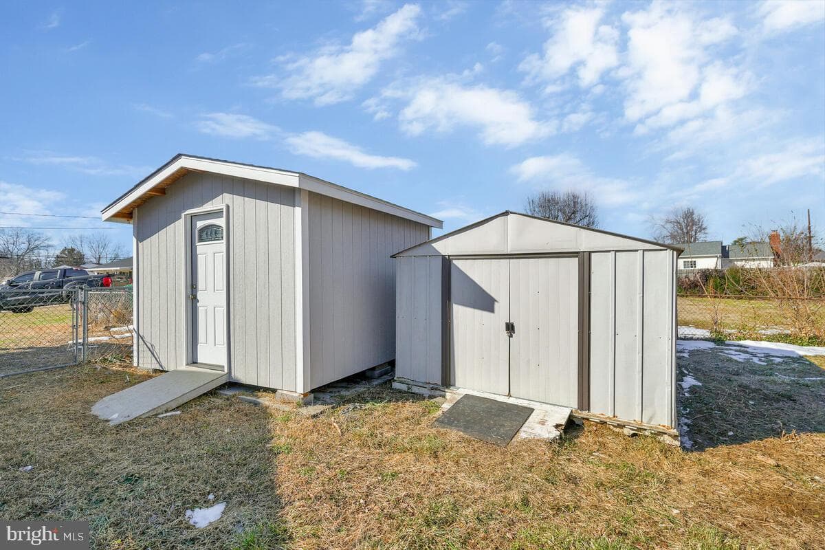 6200 Auth Road photo 27