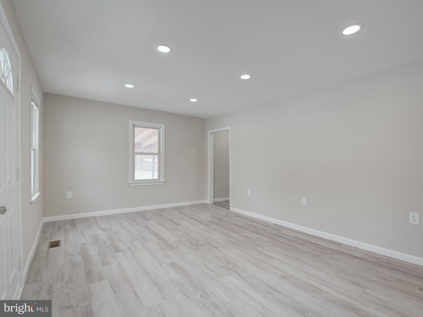 14625 Livingston Road photo 10