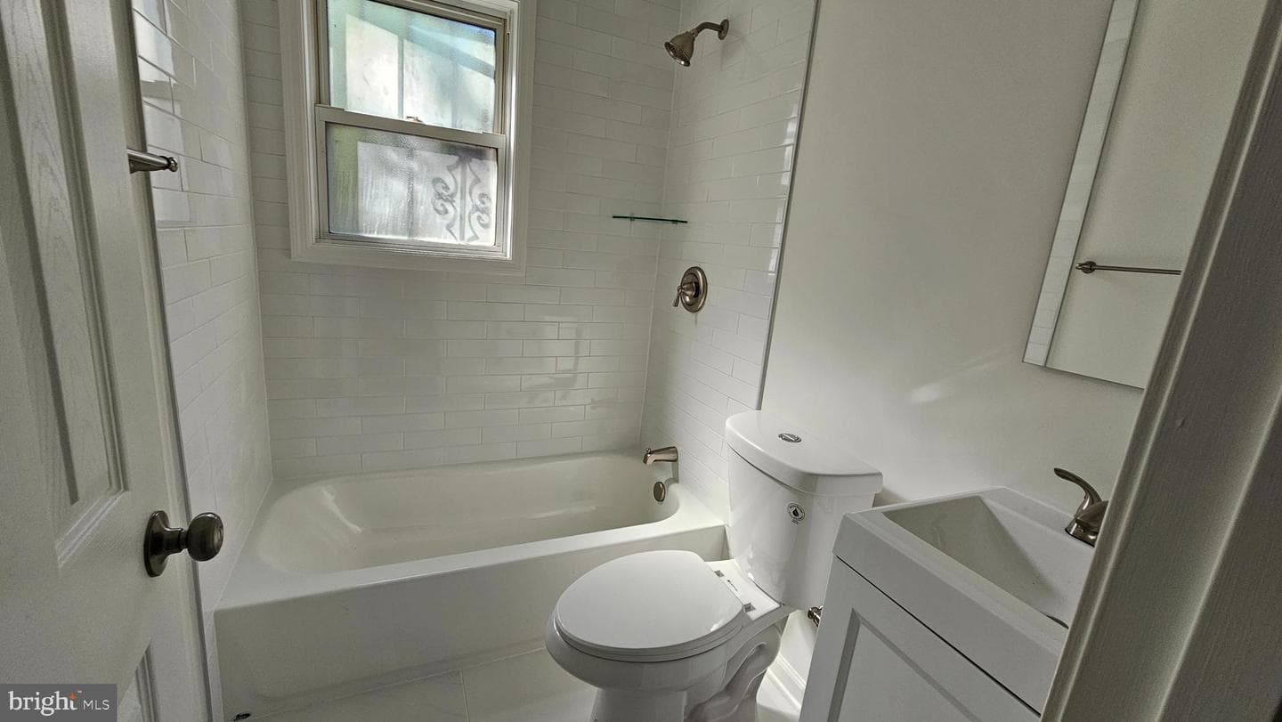 2115 Van Buren Street photo 8