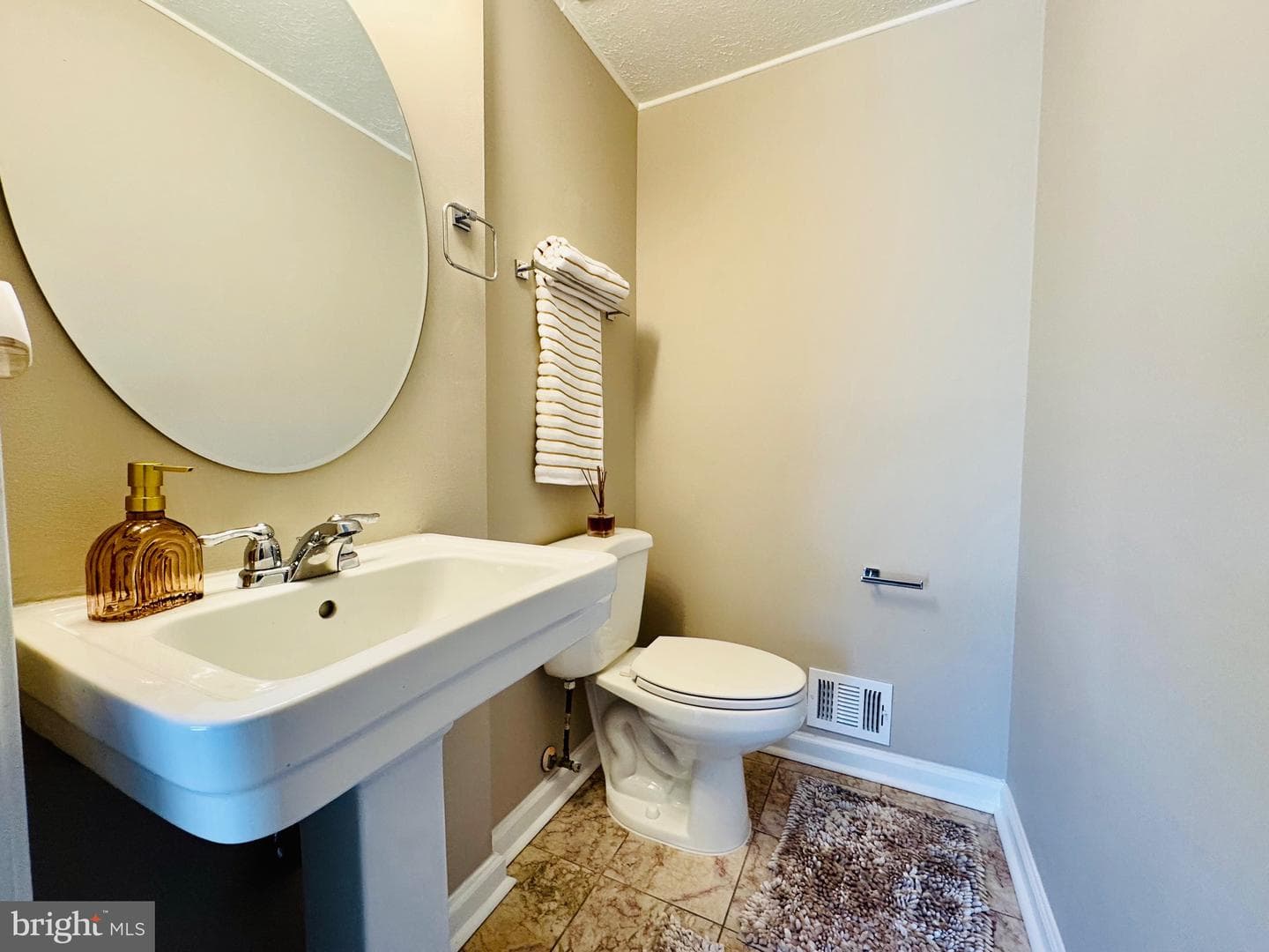 3201 Marcando Lane photo 19