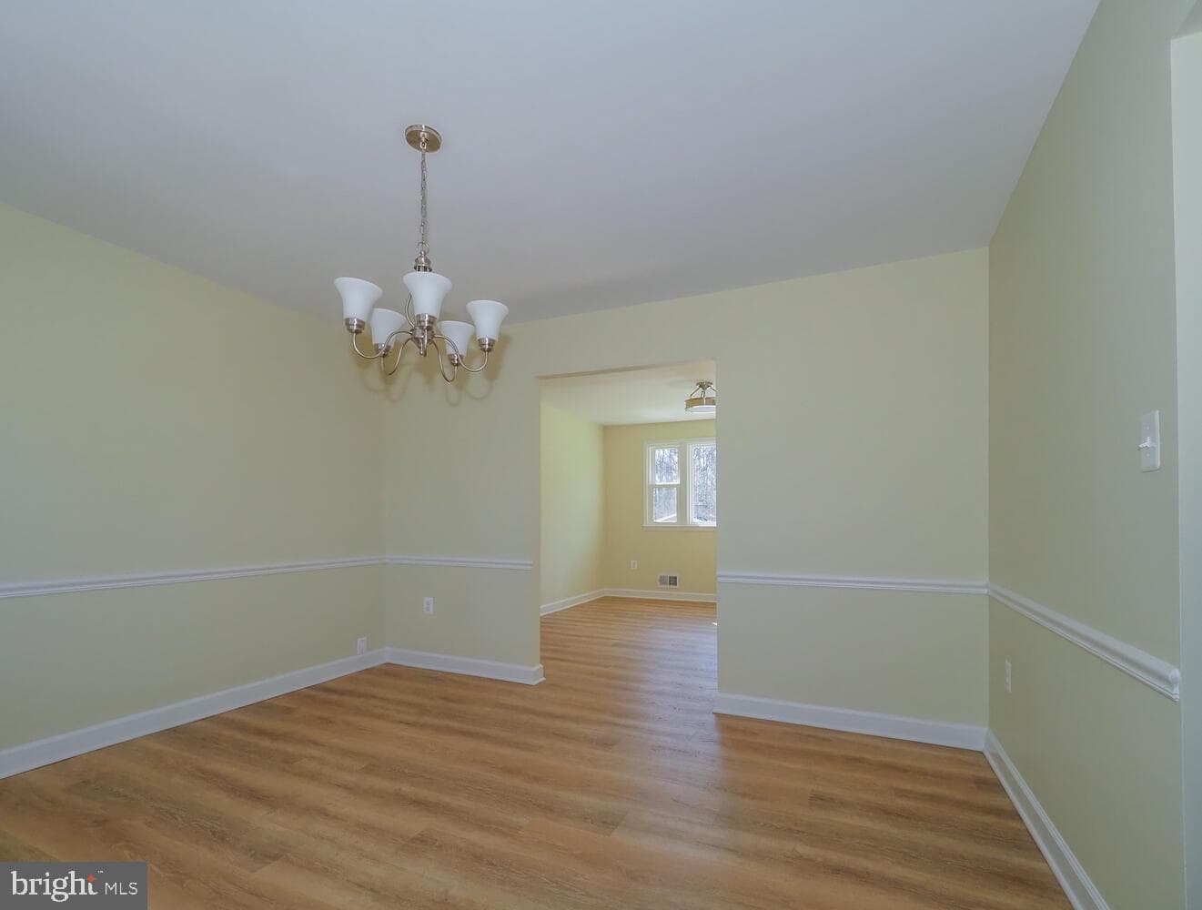 9828 Dorval Avenue photo 11