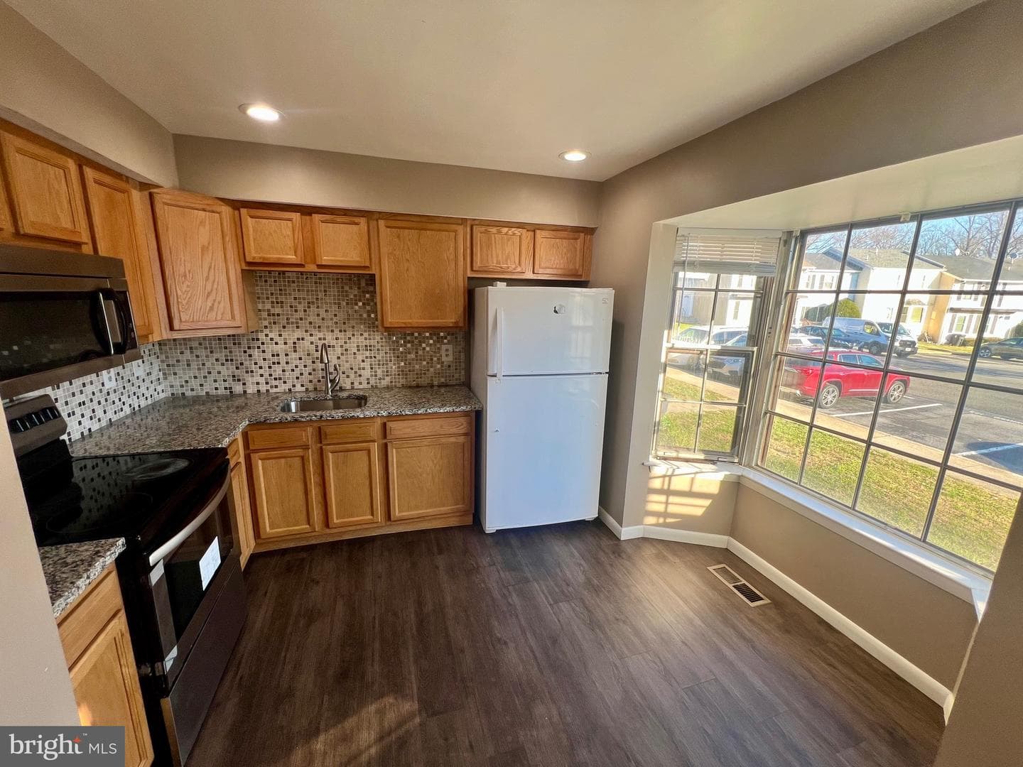 398 Harry S Truman Drive photo 14