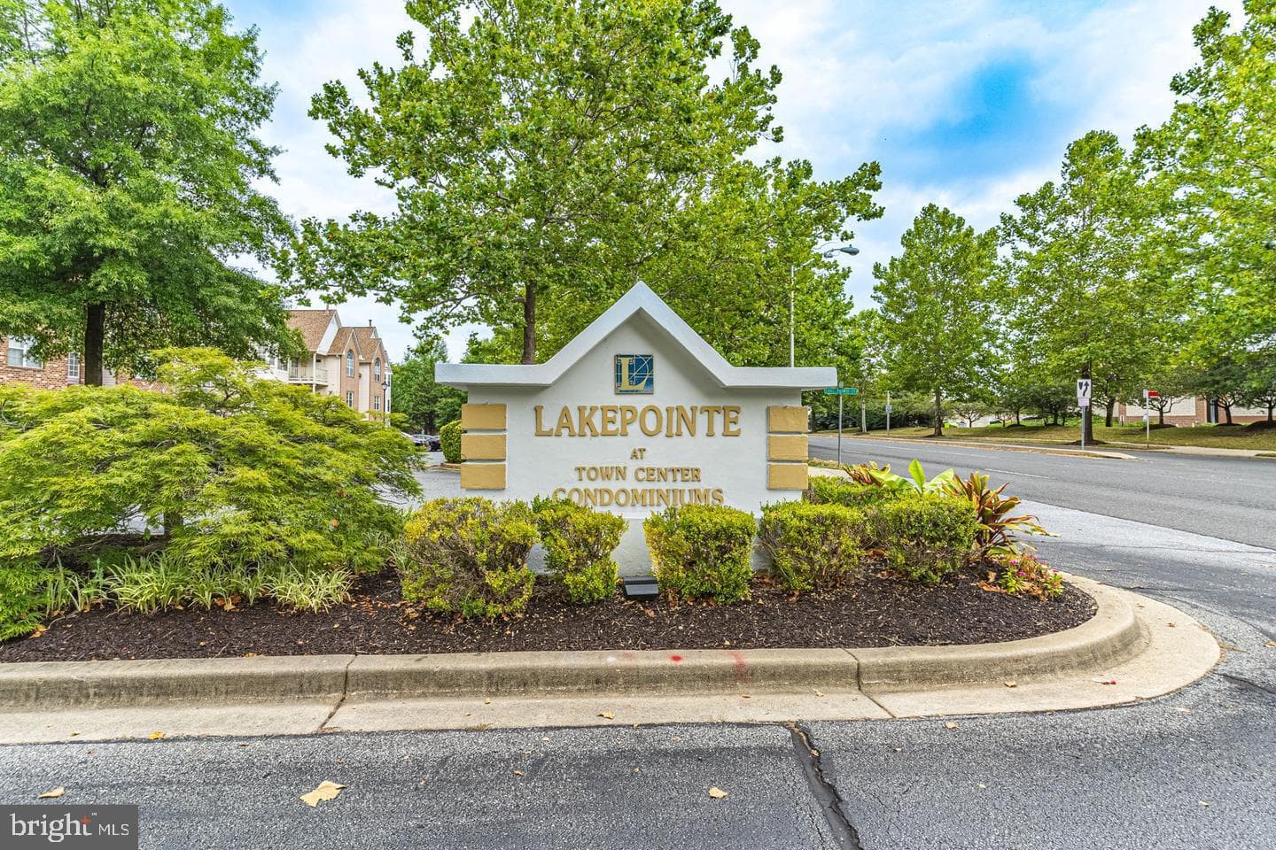 9804 Lake Pointe Court #104 photo 17