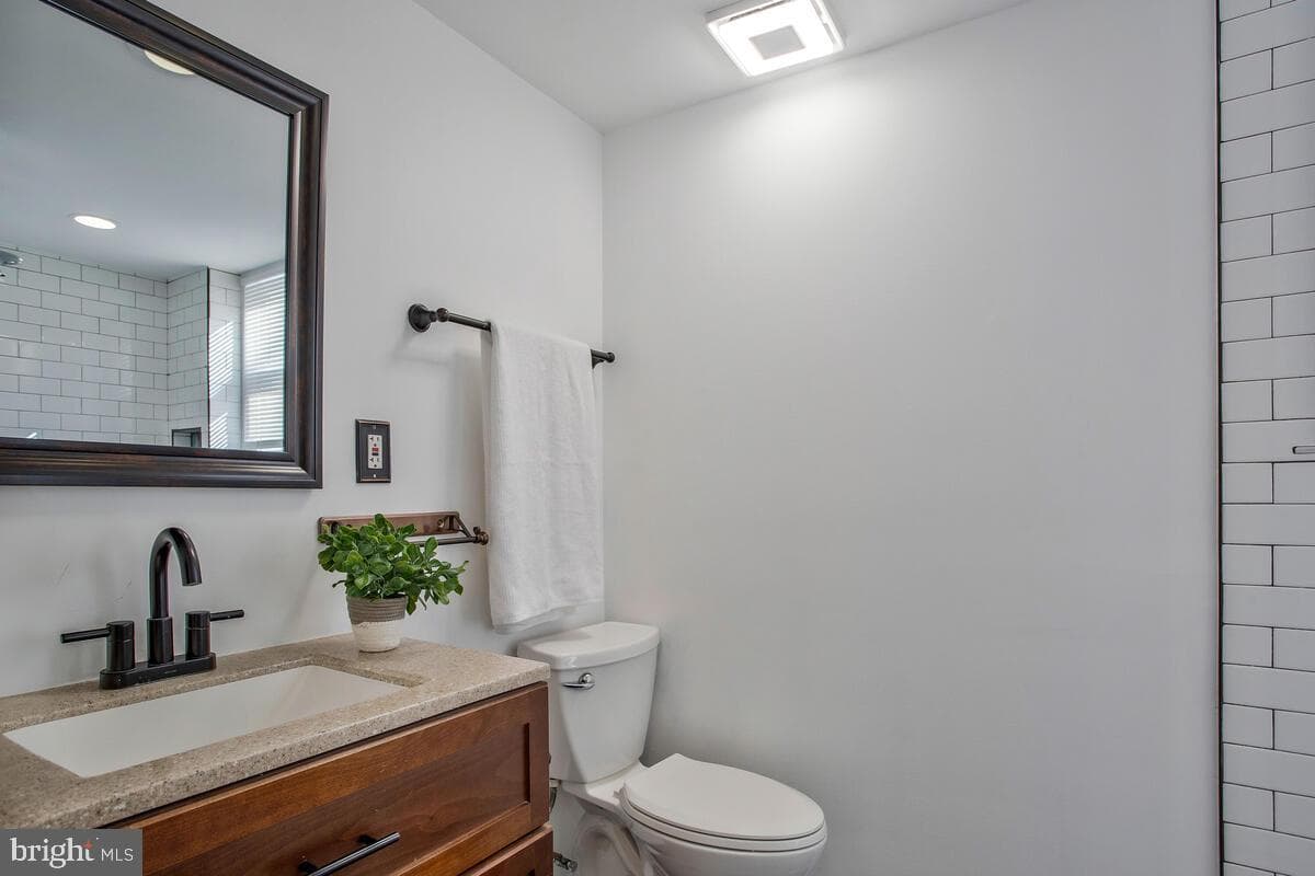 11609 Tyre Street photo 37