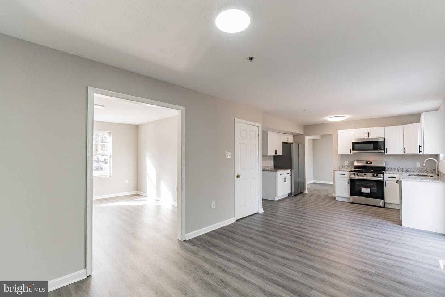 9948 Elm Street photo 6