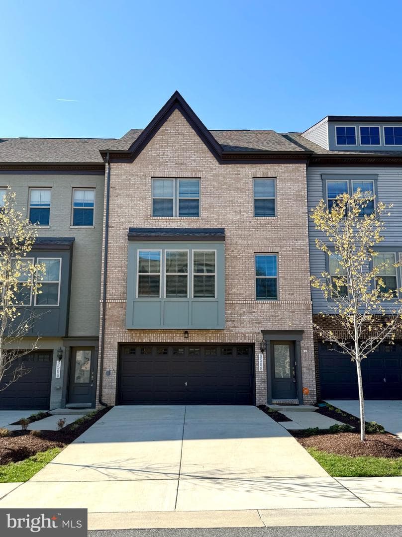 9508 Capital Lane photo 1