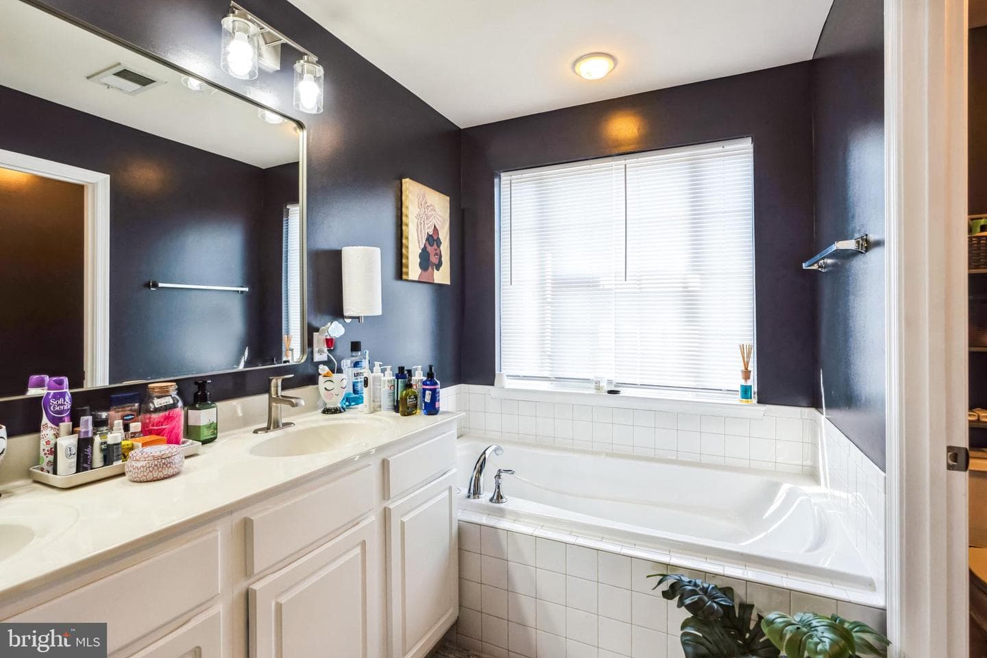 14806 Hardcastle Street photo 32
