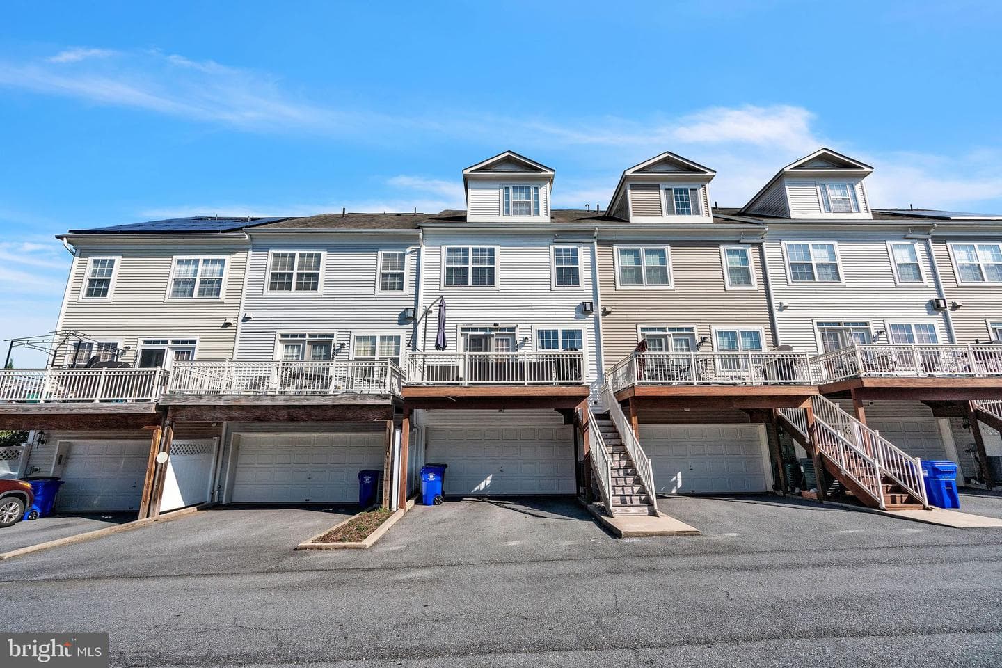 14806 Hardcastle Street photo 5