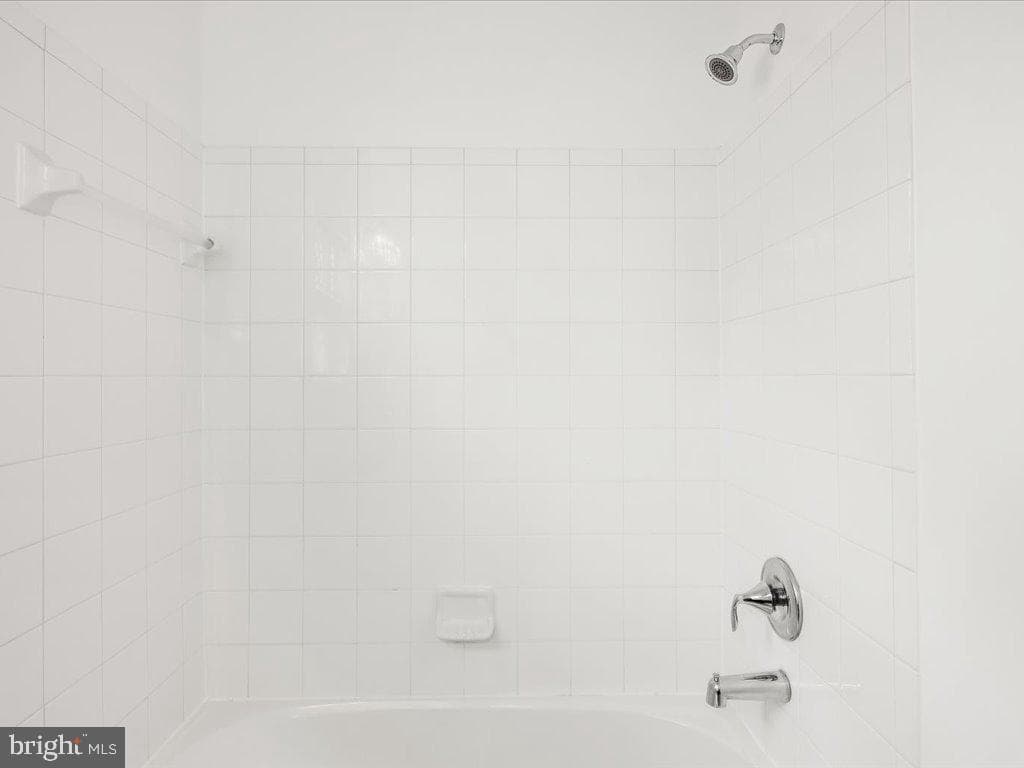 520 Victorianna Drive photo 33