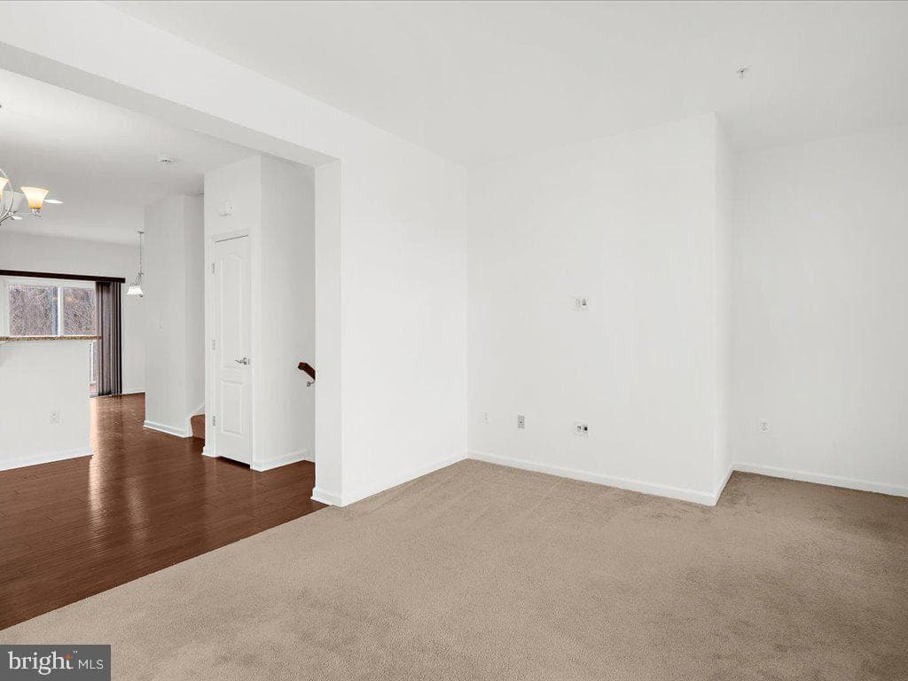 520 Victorianna Drive photo 9