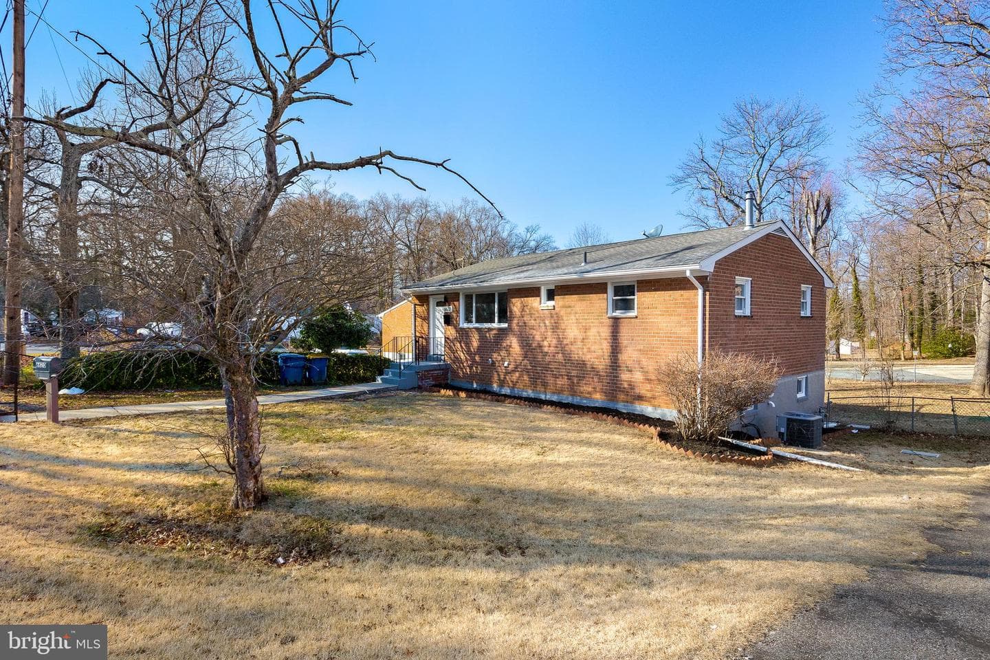 6620 Pine Grove Drive photo 1