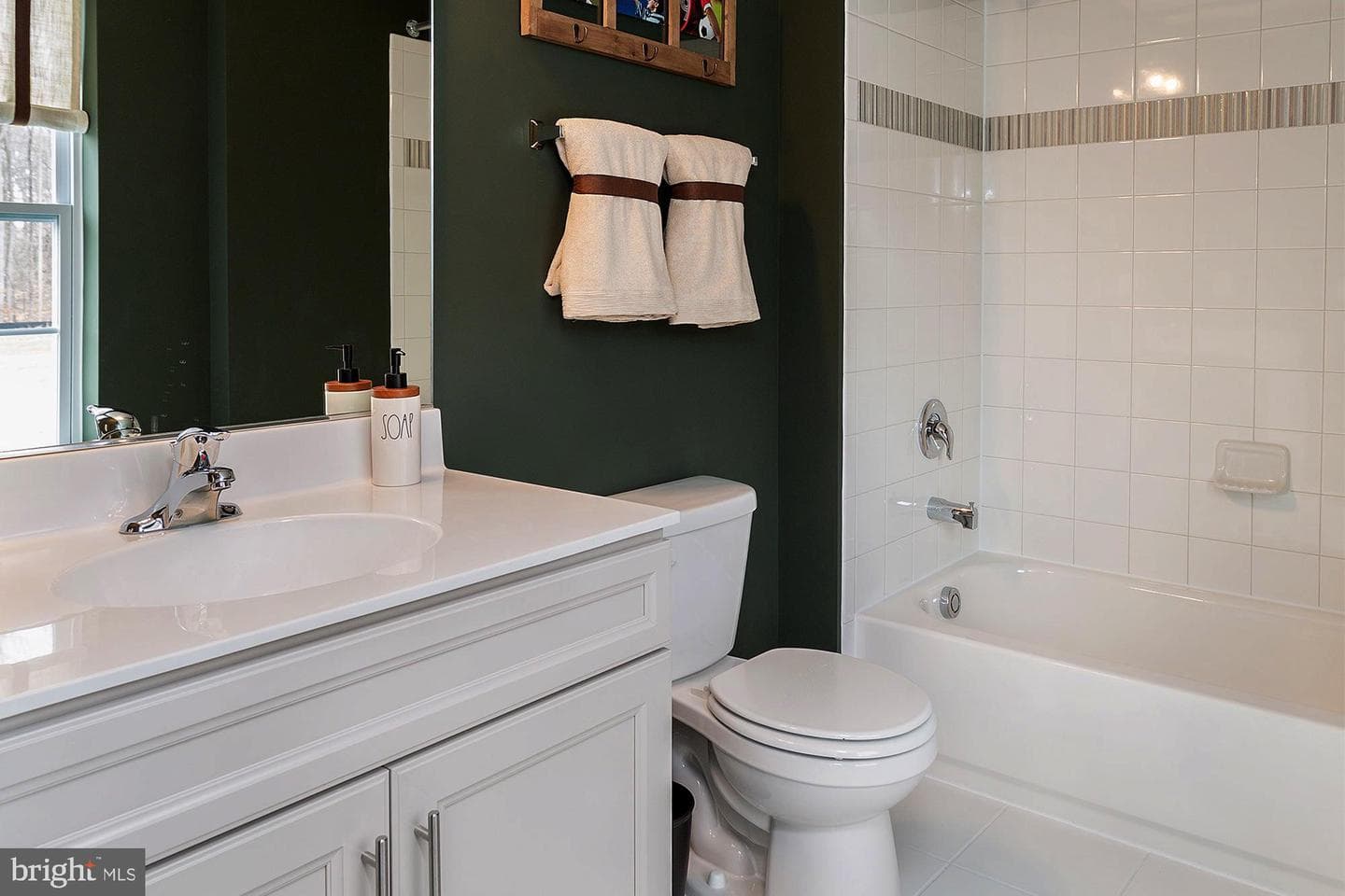 15715 Henrietta Drive photo 8