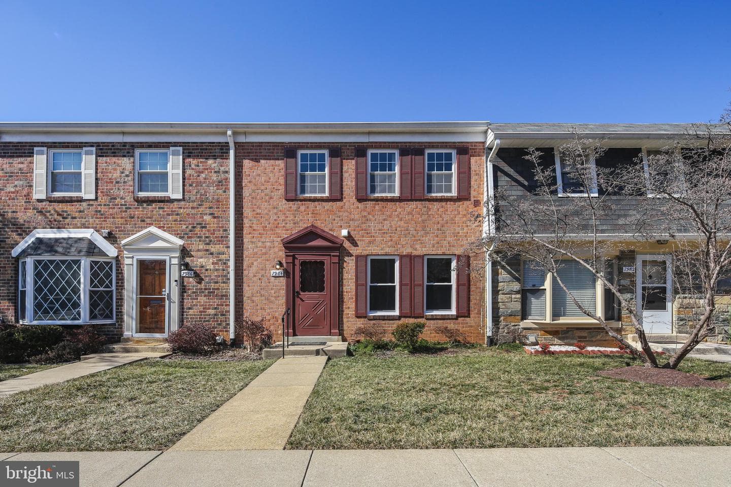 7984 Lakecrest Drive photo 1