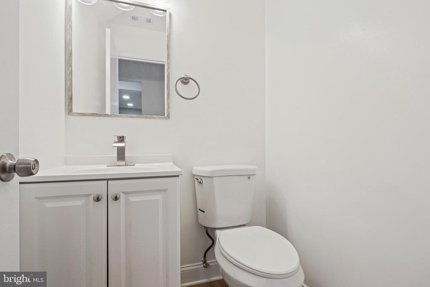 7984 Lakecrest Drive photo 17