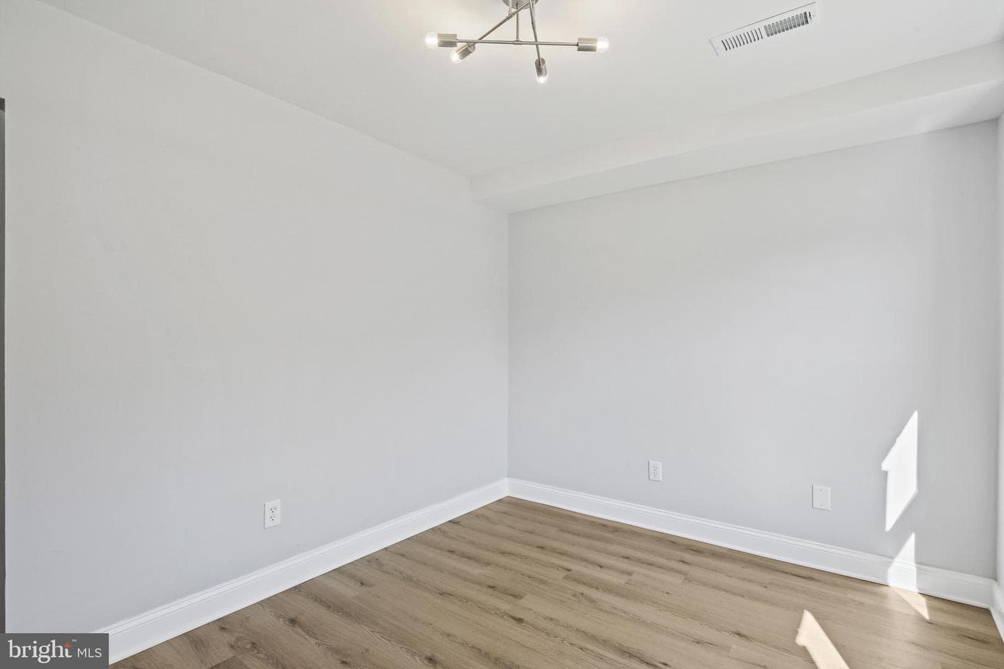 7984 Lakecrest Drive photo 21