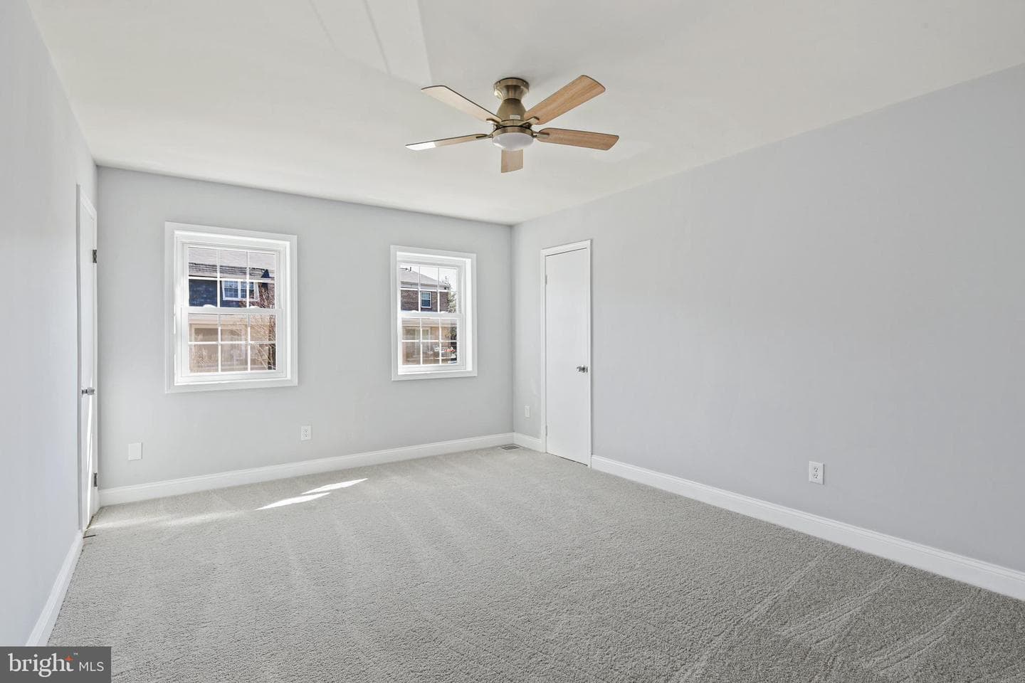 7984 Lakecrest Drive photo 23