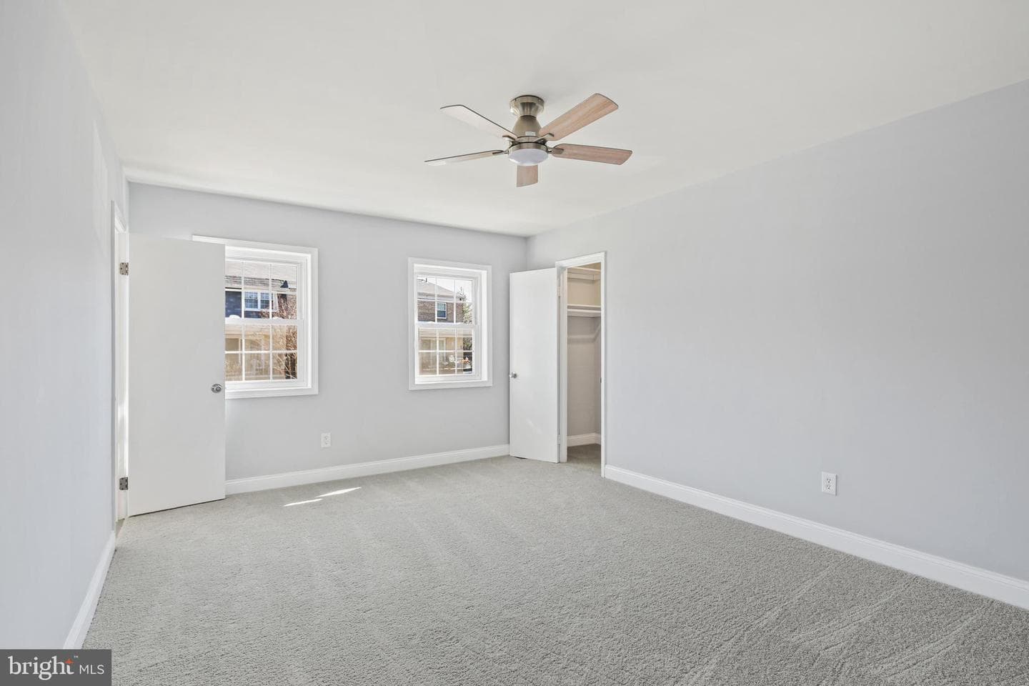 7984 Lakecrest Drive photo 25