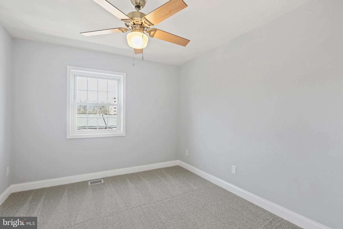 7984 Lakecrest Drive photo 32