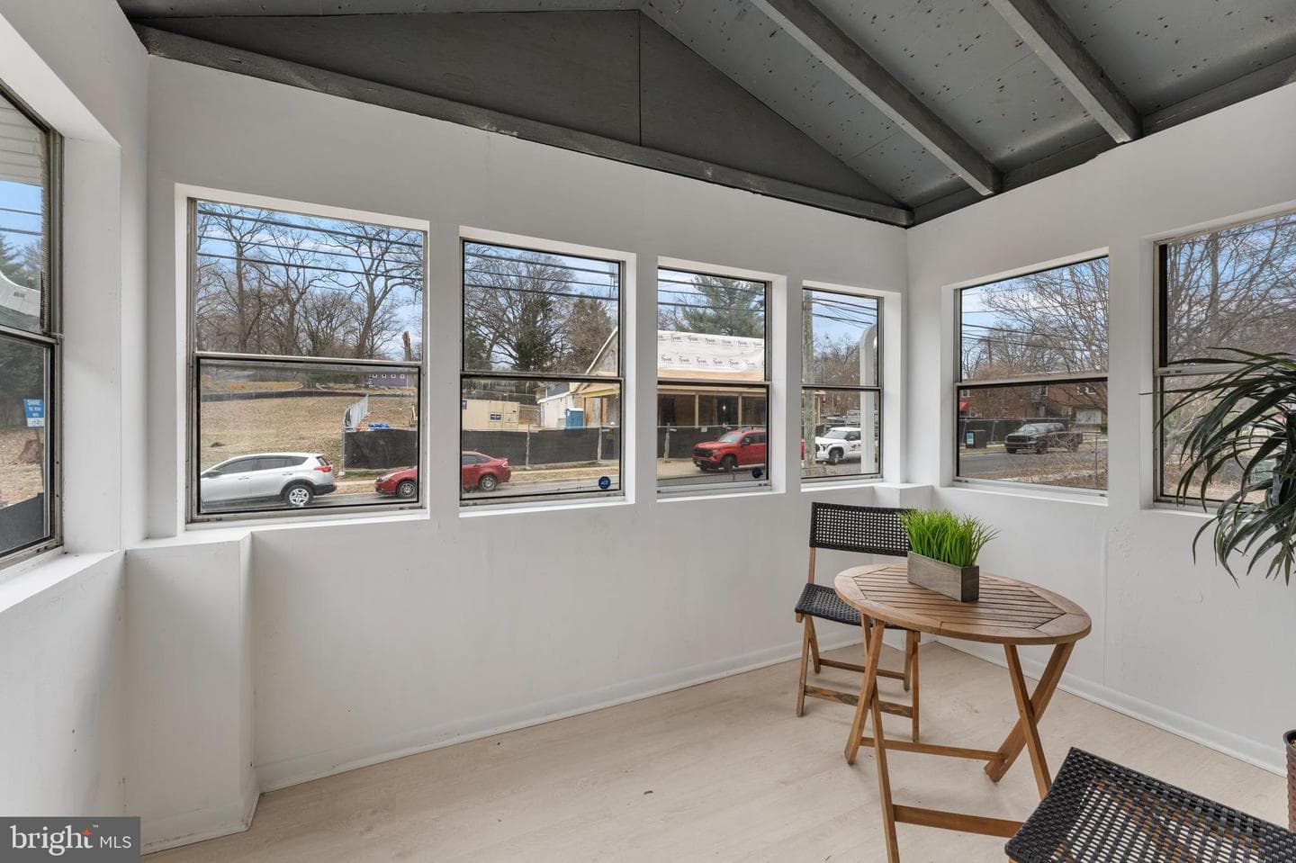 5807 40th Avenue photo 3