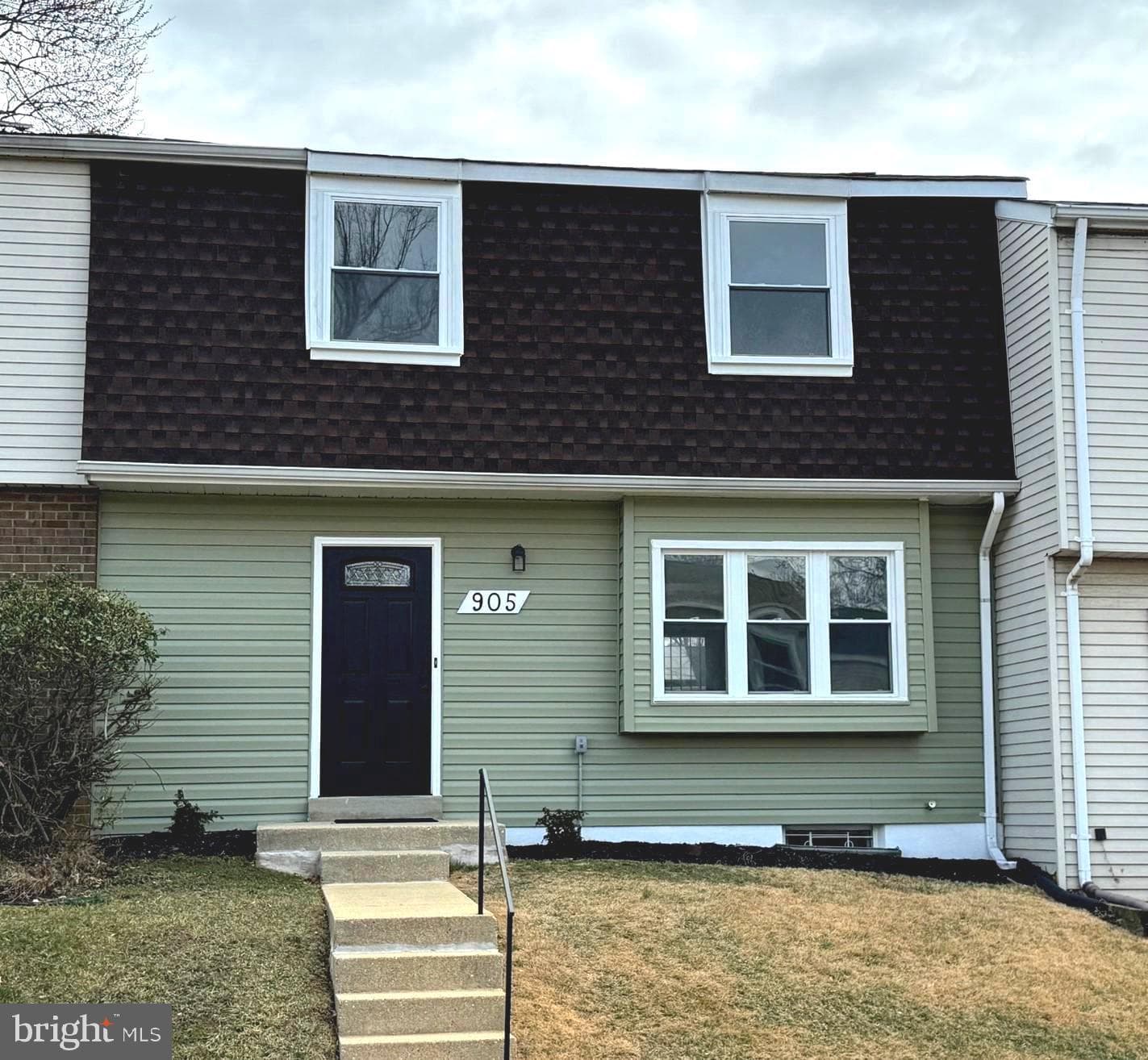 905 Nadine Court photo 1