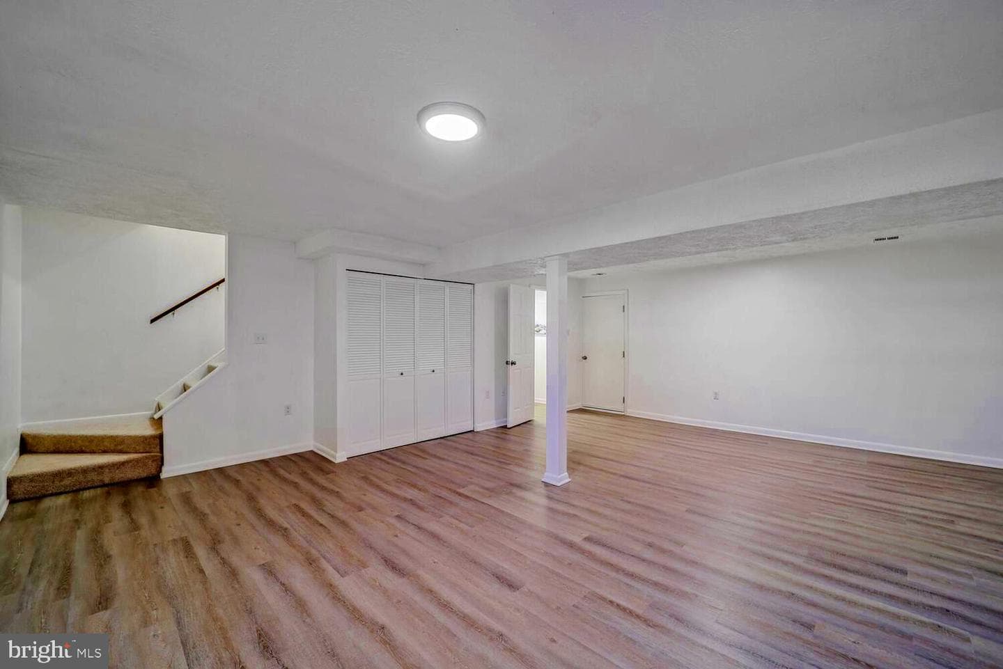 905 Nadine Court photo 14