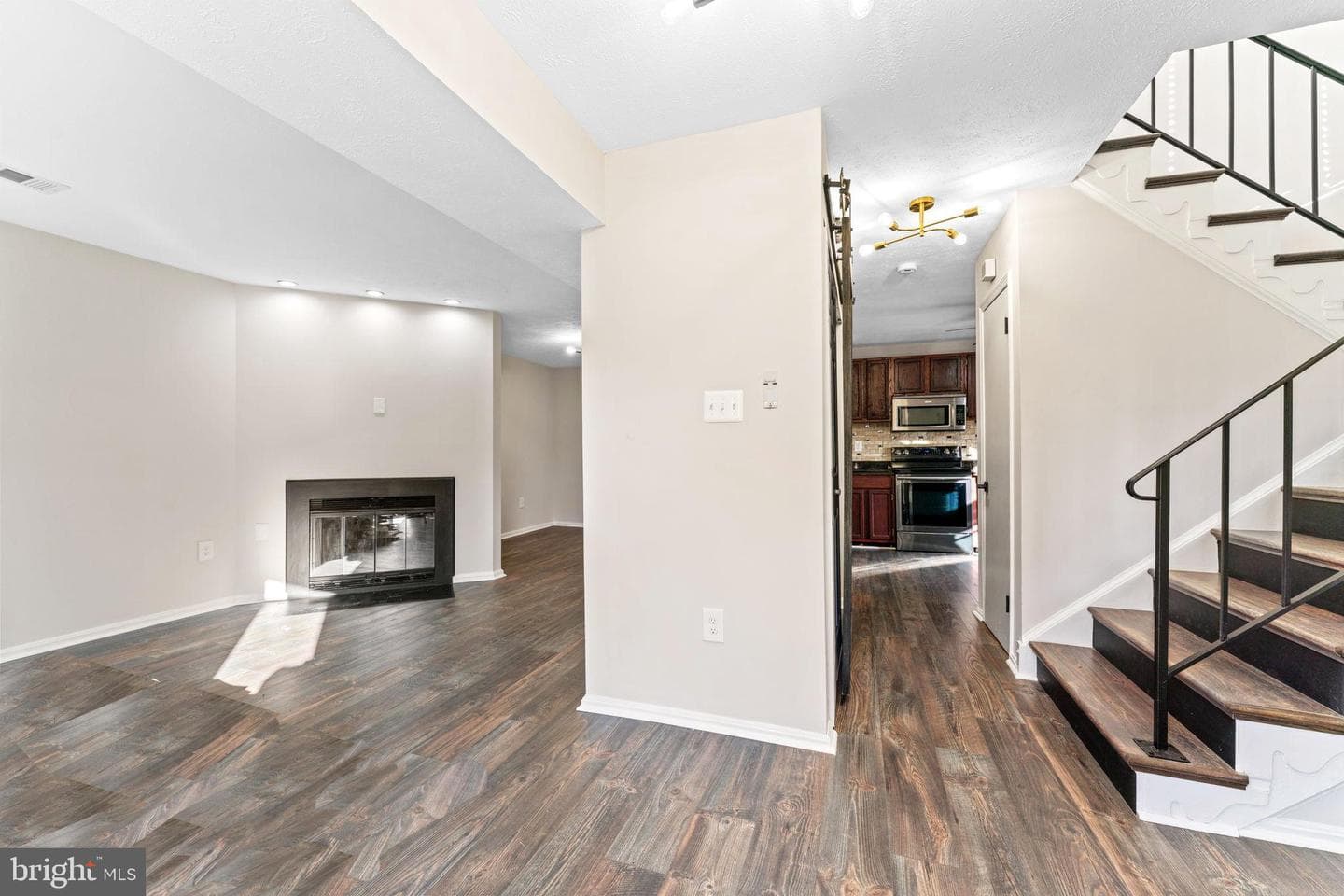15811 Deer Creek Court photo 3