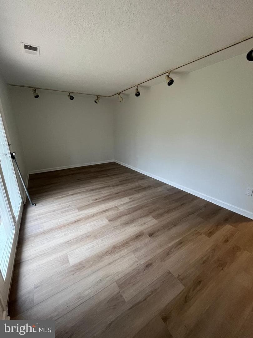 1850 Village Green Drive photo 10