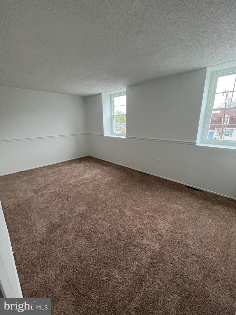 1850 Village Green Drive photo 12