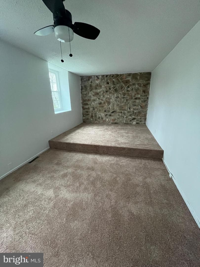 1850 Village Green Drive photo 16