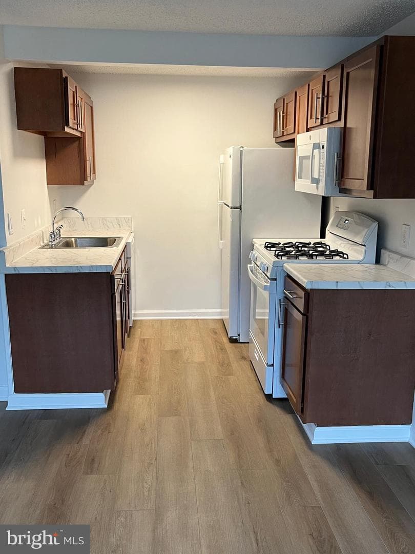 1850 Village Green Drive photo 3