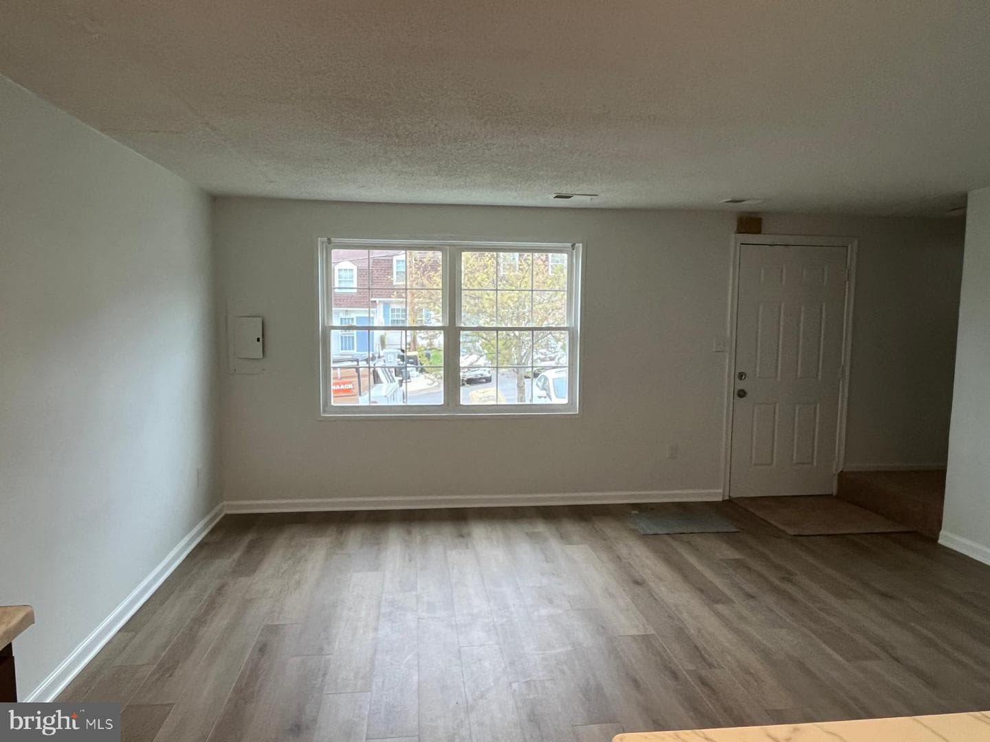 1850 Village Green Drive photo 6