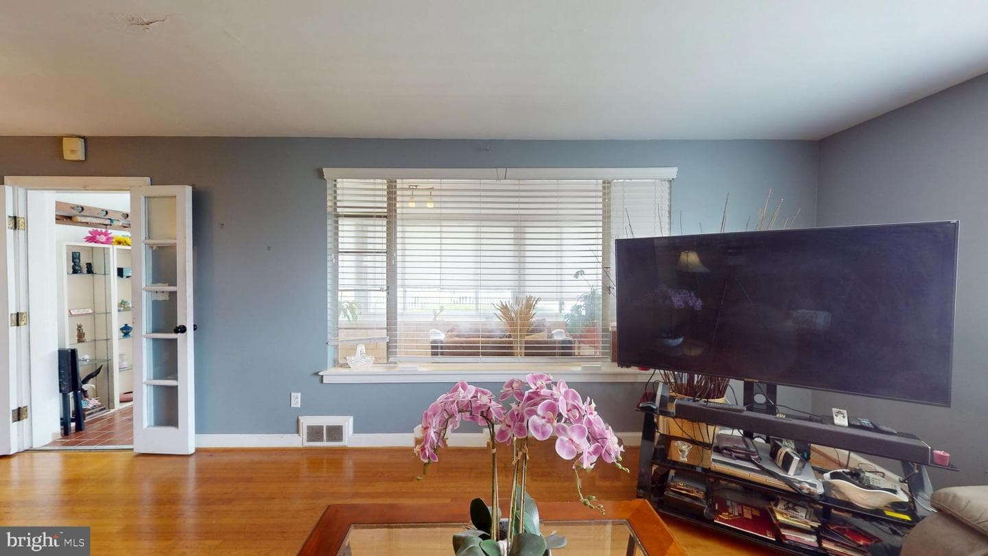 6103 Manor Road photo 12